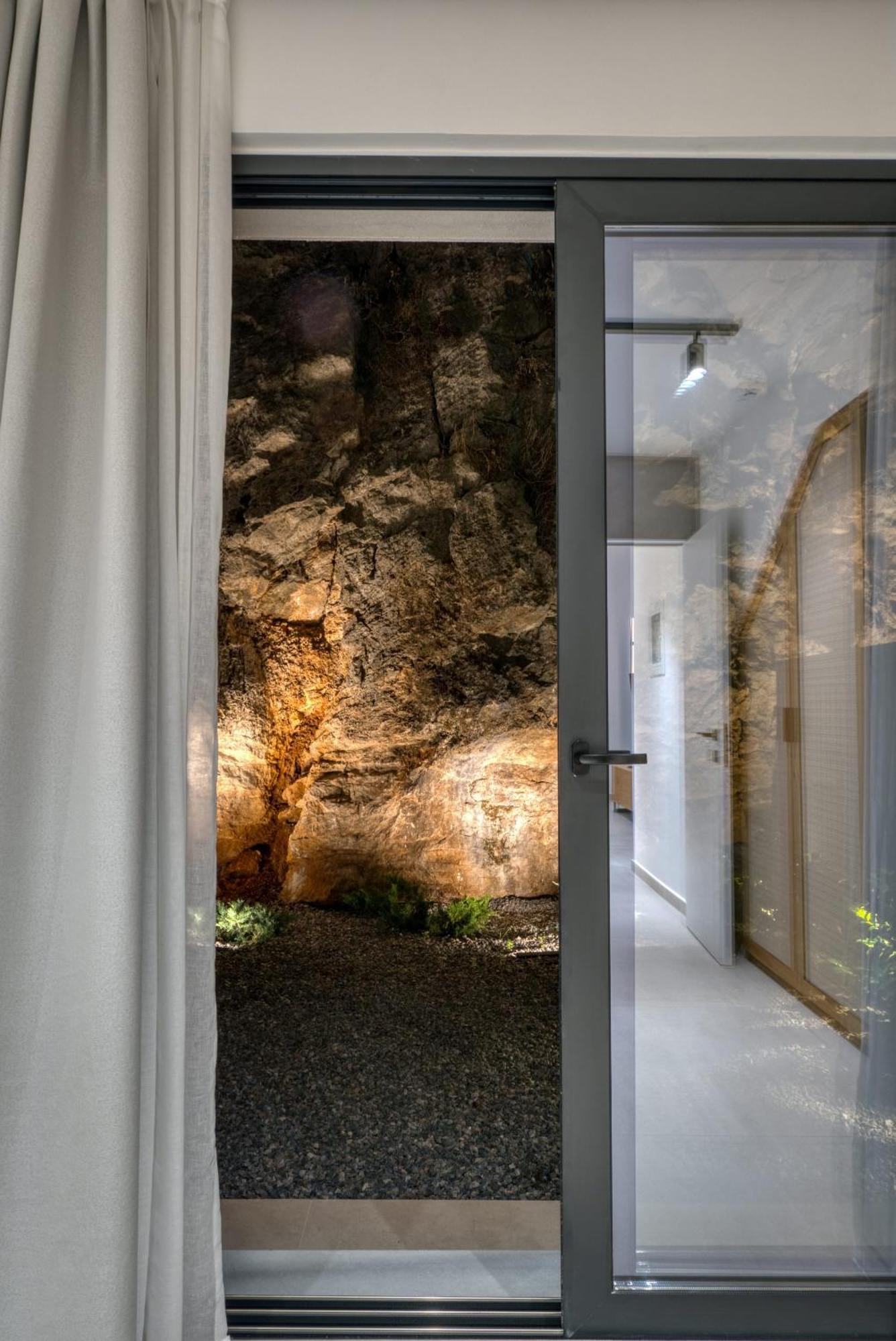 Anima Deluxe Suites ナフプリオ エクステリア 写真