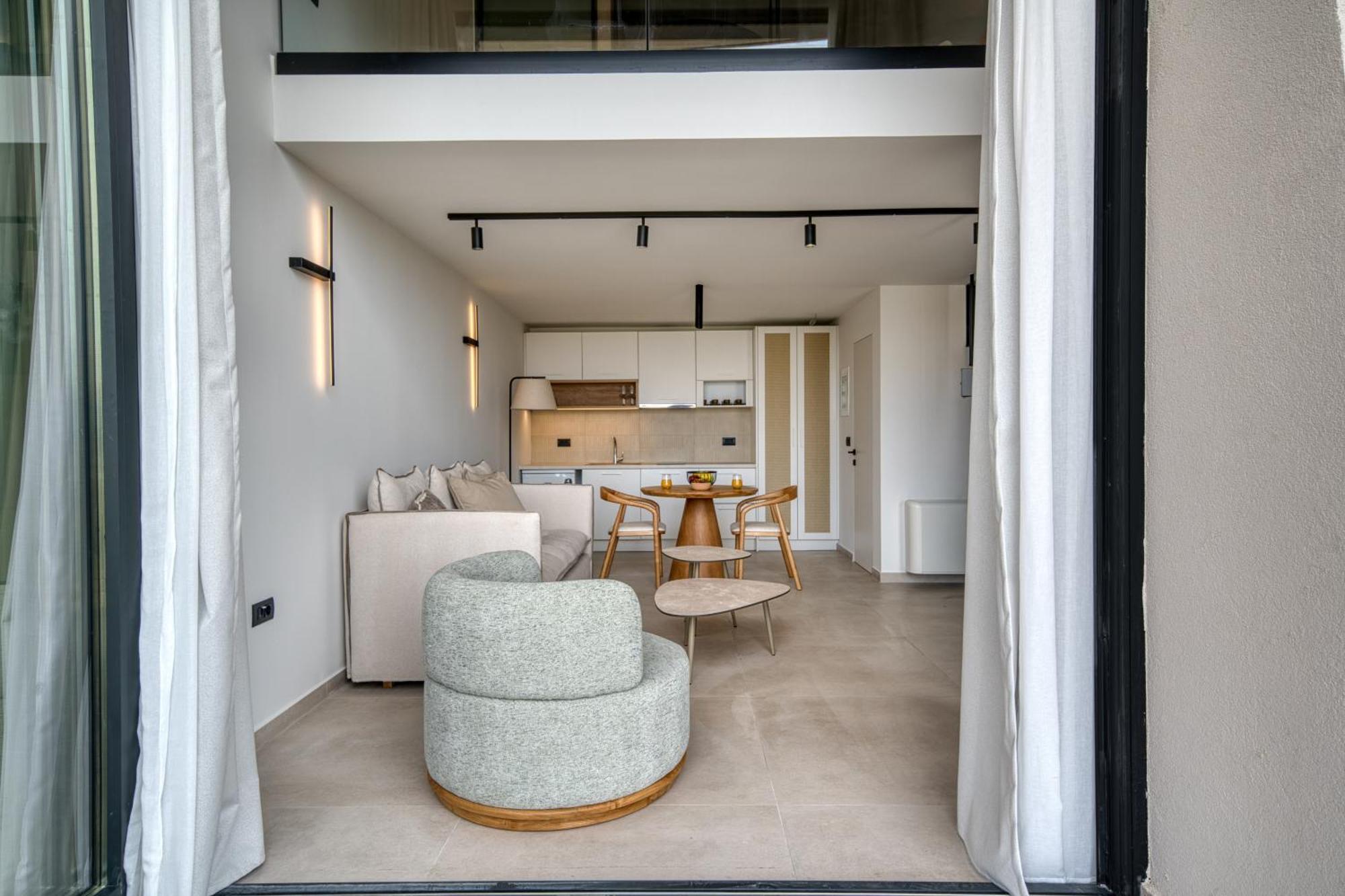 Anima Deluxe Suites ナフプリオ エクステリア 写真